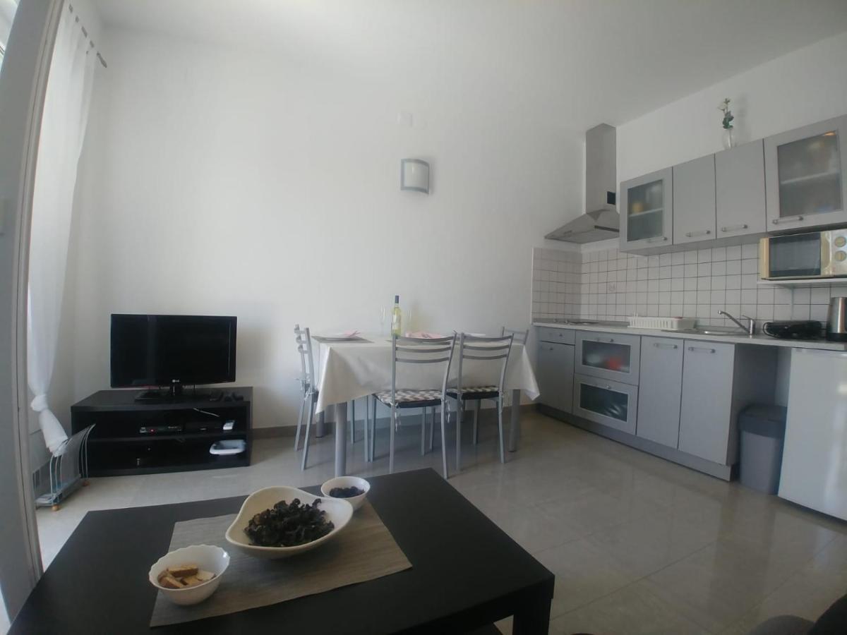 Ferienwohnung Lana Apartman Medulin Exterior foto